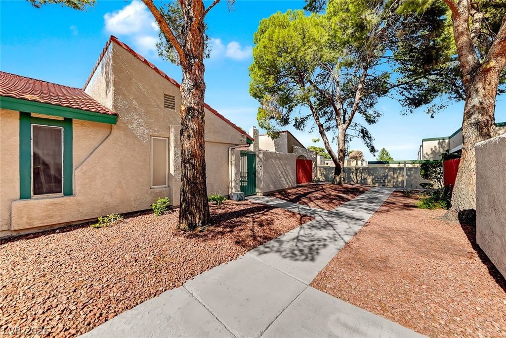 737 Heritage Vista Avenue, Henderson, NV 89015 — photo 4