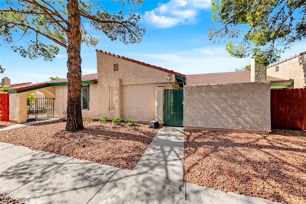 737 Heritage Vista Avenue, Henderson, NV 89015 — photo 5