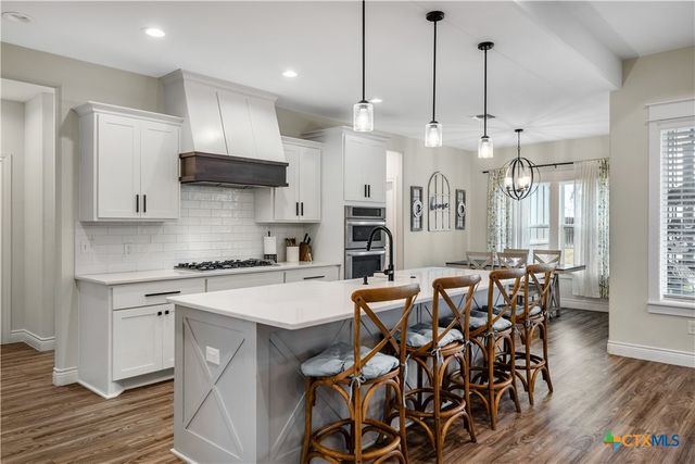 104 Beacon Lane, Victoria, TX 77904