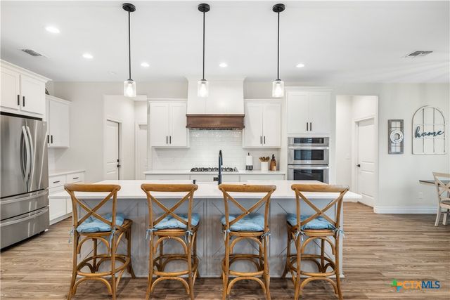 104 Beacon Lane, Victoria, TX 77904