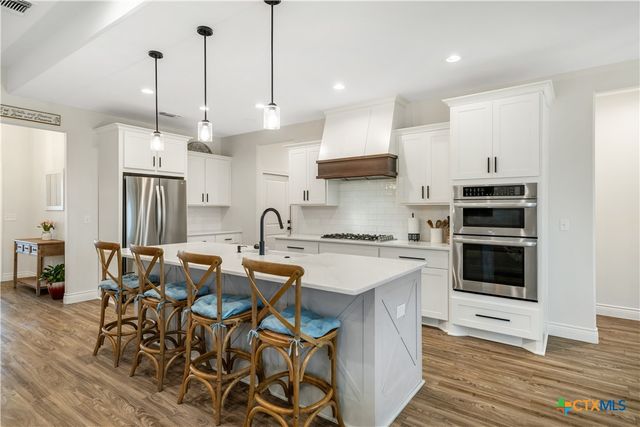 104 Beacon Lane, Victoria, TX 77904