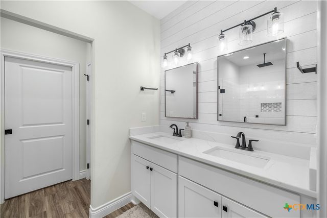 104 Beacon Lane, Victoria, TX 77904