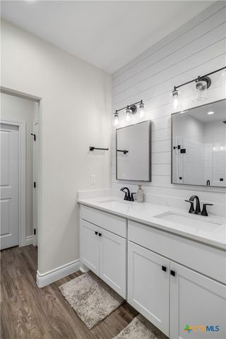 104 Beacon Lane, Victoria, TX 77904