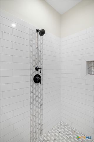 104 Beacon Lane, Victoria, TX 77904