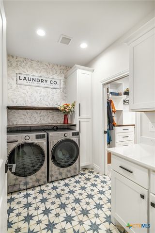 104 Beacon Lane, Victoria, TX 77904