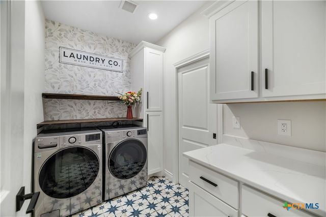 104 Beacon Lane, Victoria, TX 77904