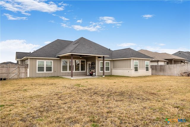 104 Beacon Lane, Victoria, TX 77904