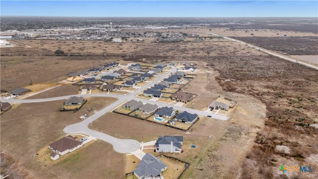 104 Beacon Lane, Victoria, TX 77904