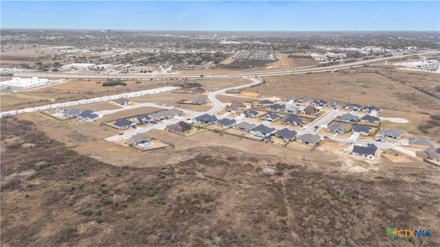 104 Beacon Lane, Victoria, TX 77904