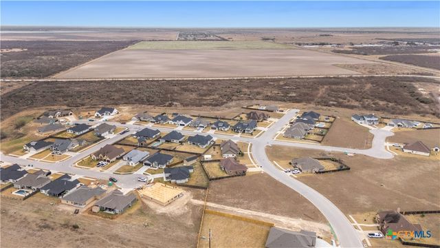 104 Beacon Lane, Victoria, TX 77904