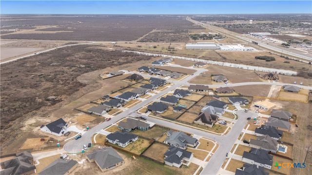 104 Beacon Lane, Victoria, TX 77904
