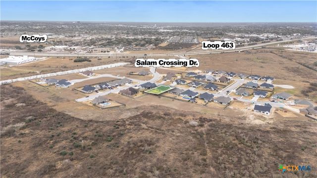 104 Beacon Lane, Victoria, TX 77904