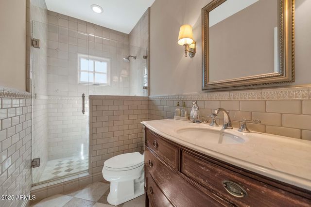 6032 E LINCOLN Drive, Paradise Valley, AZ 85253