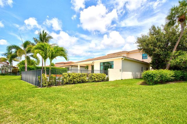 8236 Grand Prix Lane, Boynton Beach, FL 33472
