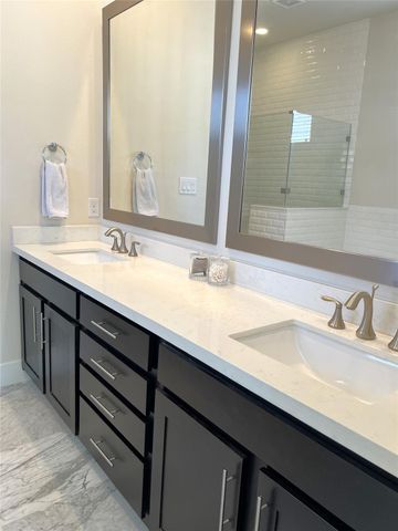 5731 Larkin Street B, Houston, TX 77007