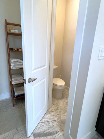 5731 Larkin Street B, Houston, TX 77007