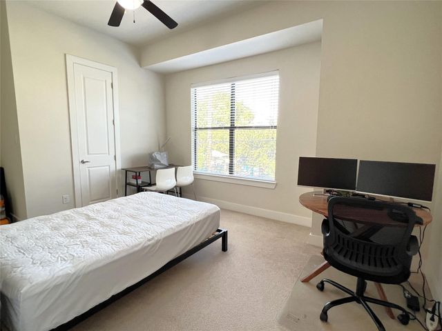 5731 Larkin Street B, Houston, TX 77007