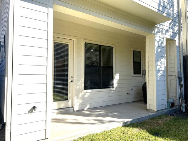 5731 Larkin Street B, Houston, TX 77007