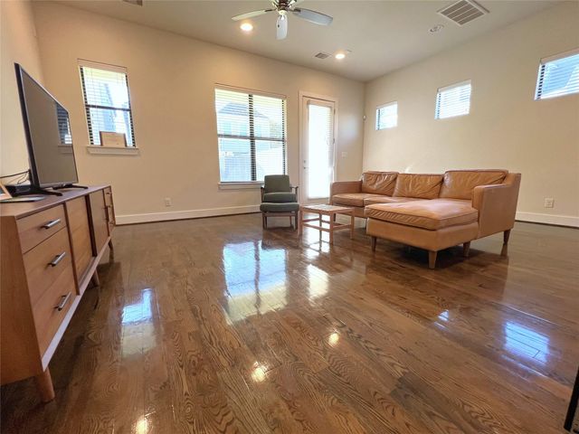 5731 Larkin Street B, Houston, TX 77007