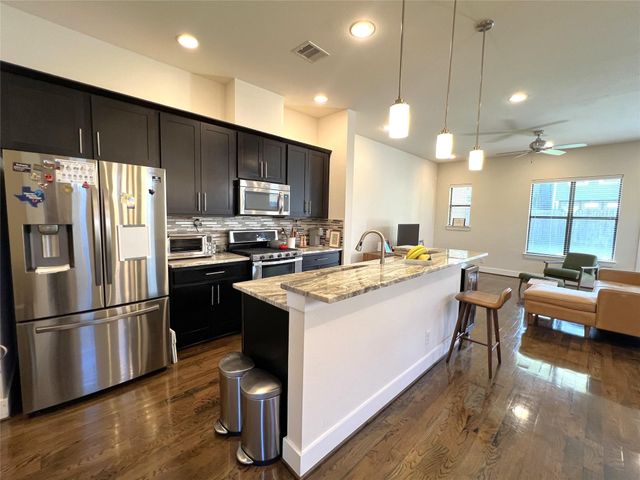 5731 Larkin Street B, Houston, TX 77007