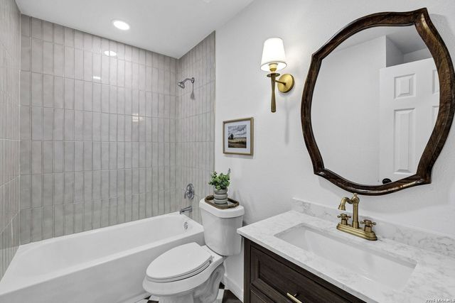 5914 CHANNCY SPRINGS ST, San Antonio, TX 78233