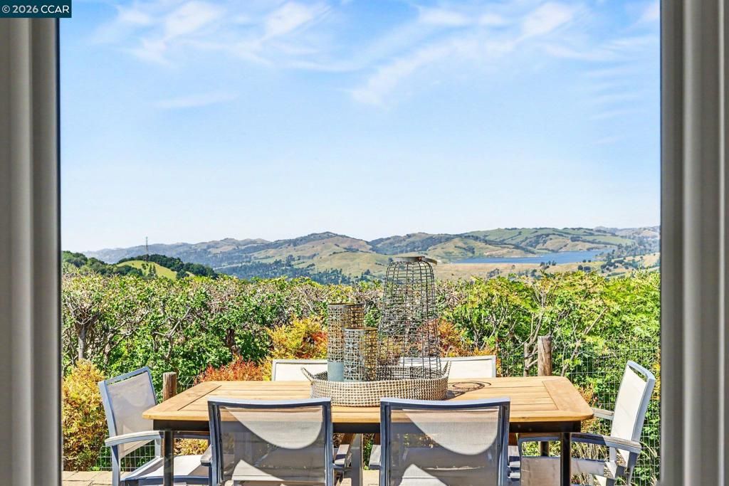 Image 1 of property listing at 3 Camino Del Cielo, Orinda, CA 94563