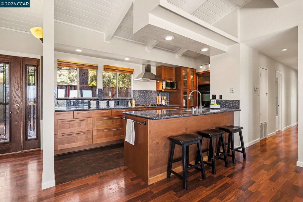 Image 10 of property listing at 3 Camino Del Cielo, Orinda, CA 94563