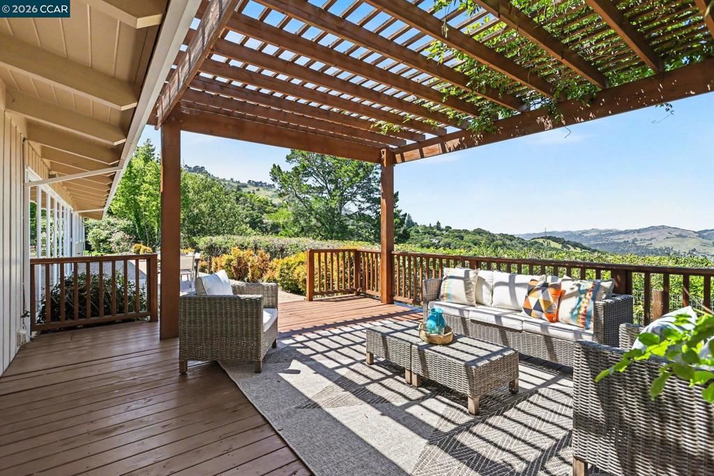 Image 22 of property listing at 3 Camino Del Cielo, Orinda, CA 94563