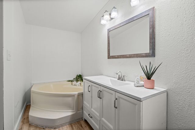 6525 Blue Water Court, Granbury, TX 76049