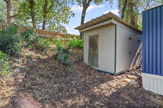 6525 Blue Water Court, Granbury, TX 76049