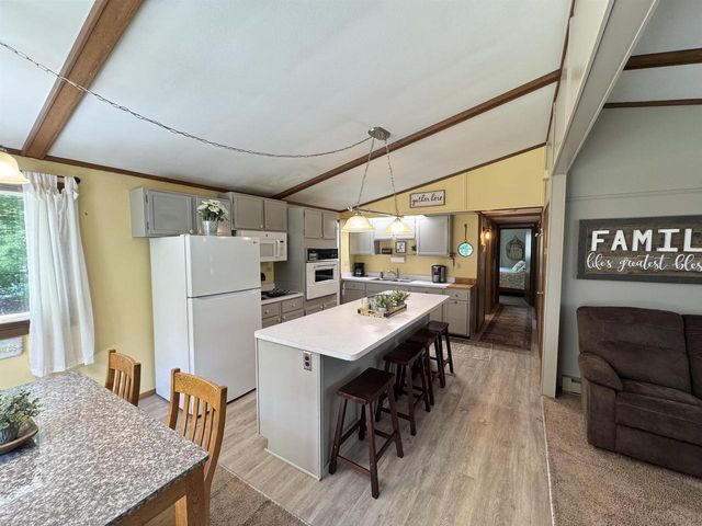E2605 PINE COURT, Waupaca, WI 54981