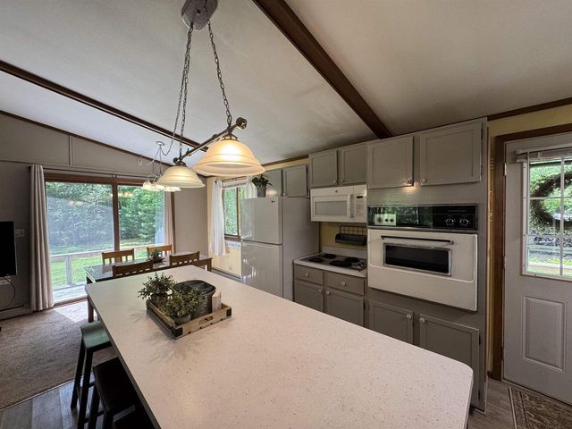 E2605 PINE COURT, Waupaca, WI 54981