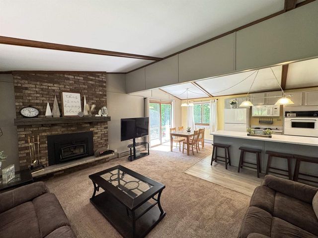 E2605 PINE COURT, Waupaca, WI 54981