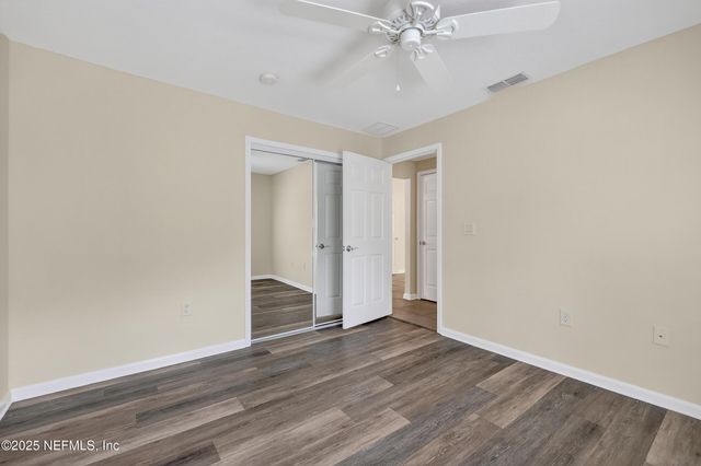 8986 TROPICAL BEND Circle, Jacksonville, FL 32256