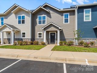 202 Beacon Avenue, Morganton, NC 28655