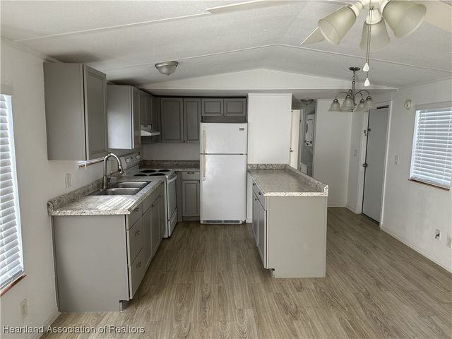 2273 Kansas Street, Sebring, FL 33870