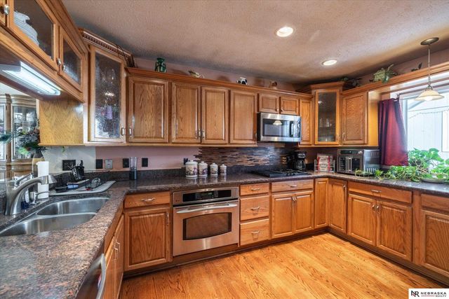 11008 Grand Avenue, Omaha, NE 68164