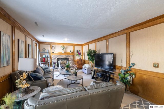 11008 Grand Avenue, Omaha, NE 68164