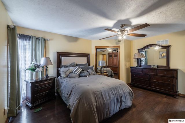 11008 Grand Avenue, Omaha, NE 68164