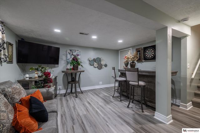 11008 Grand Avenue, Omaha, NE 68164