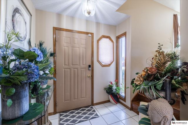 11008 Grand Avenue, Omaha, NE 68164