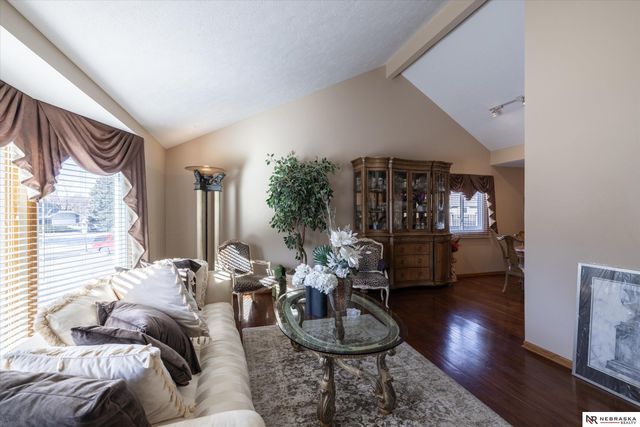 11008 Grand Avenue, Omaha, NE 68164