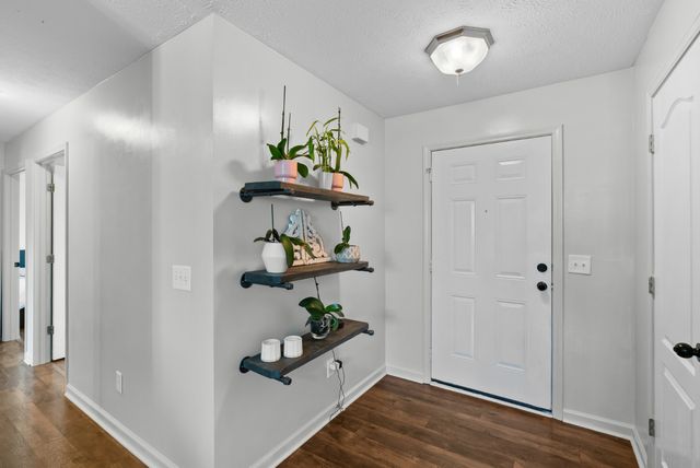 1620 Baucom Dr, Columbia, TN 38401