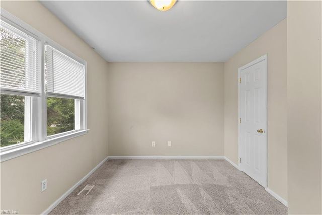 18 Hull ST, Newport News, VA 23601