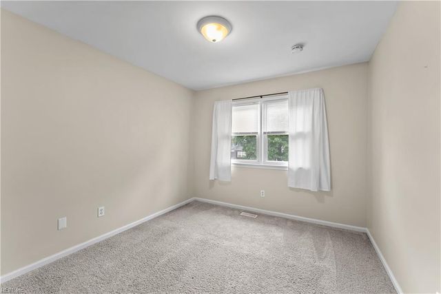 18 Hull ST, Newport News, VA 23601