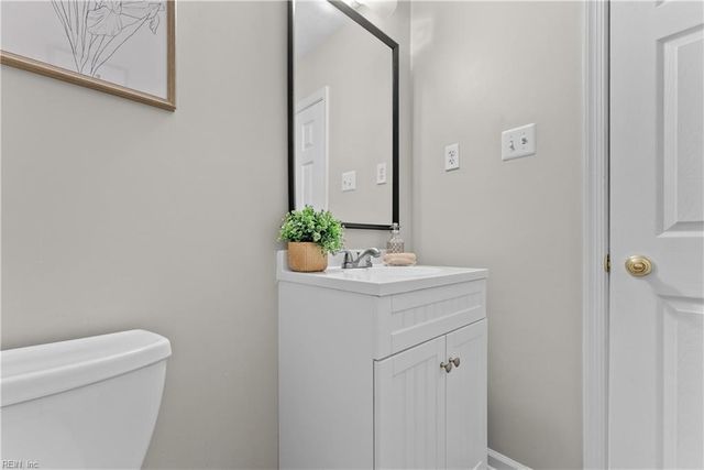 18 Hull ST, Newport News, VA 23601