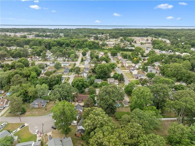18 Hull ST, Newport News, VA 23601