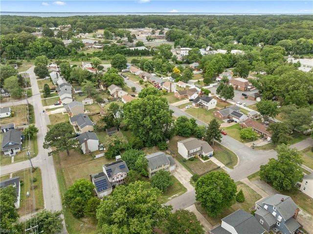 18 Hull ST, Newport News, VA 23601