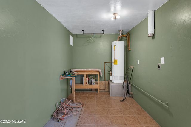 101 W Corona Road, Tucson, AZ 85756