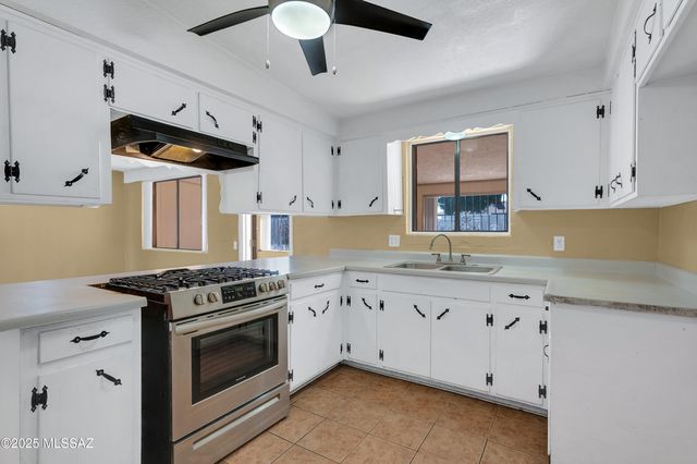 101 W Corona Road, Tucson, AZ 85756